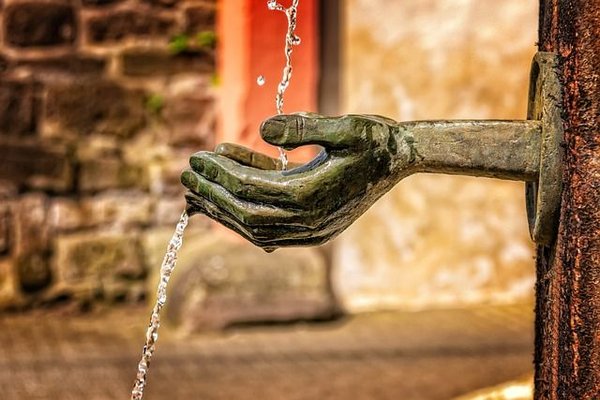 Critères pour choisir une fontaine à eau pour entreprise