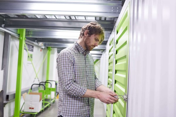 Faut-il acheter ou louer un box de stockage ?