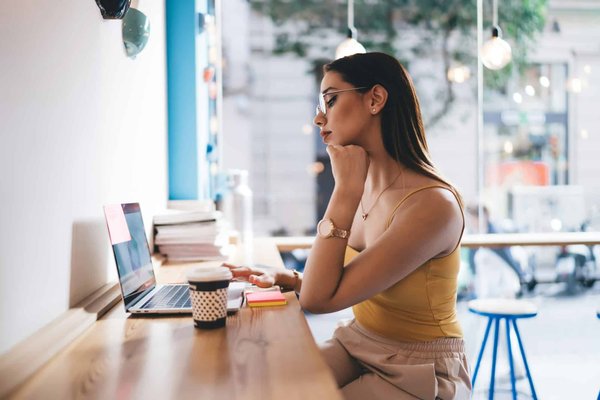 Améliorer les services gouvernementaux avec des chatbots IA